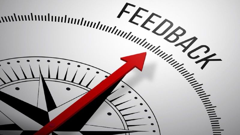 ein roter Pfeil zeigt auf das Wort Feedback